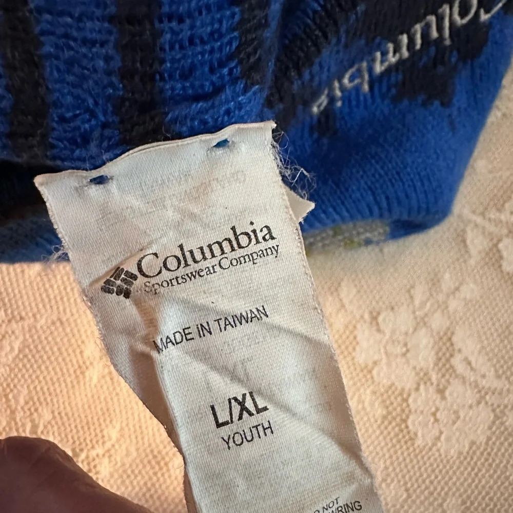 Columbia Blue and Green Beanie youth XL